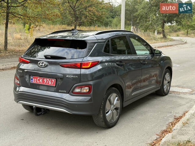 Серый Хендай Kona, объемом двигателя 0 л и пробегом 108 тыс. км за 18700 $, фото 1 на Automoto.ua