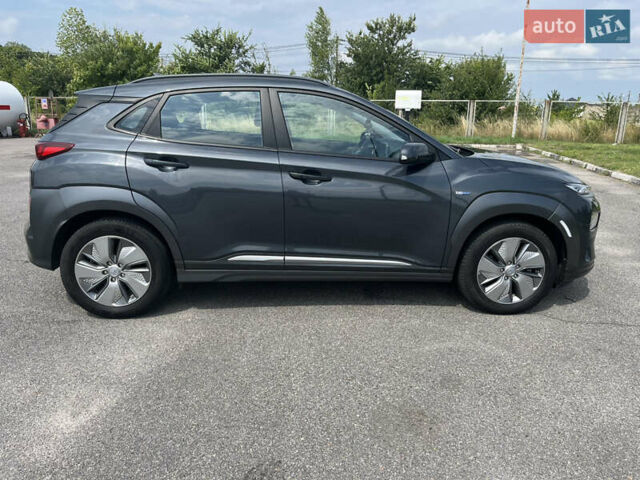 Сірий Хендай Kona, об'ємом двигуна 0 л та пробігом 50 тис. км за 14999 $, фото 1 на Automoto.ua