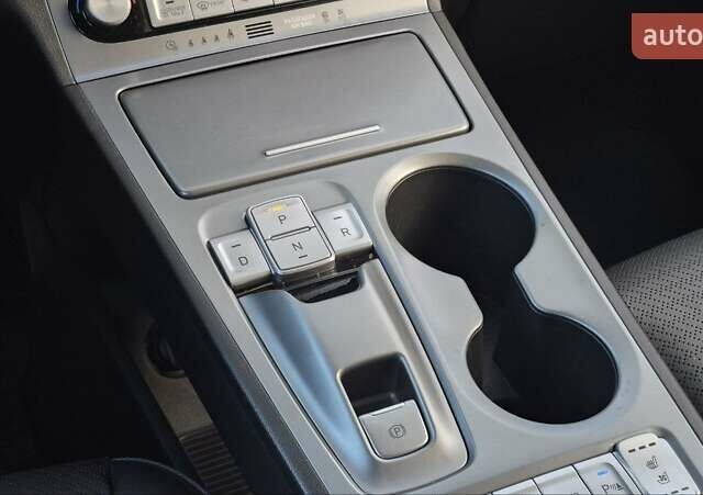 Сірий Хендай Kona, об'ємом двигуна 0 л та пробігом 42 тис. км за 22200 $, фото 23 на Automoto.ua