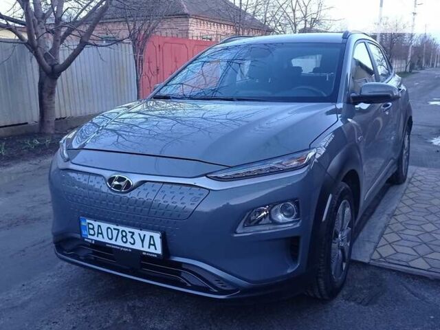 Сірий Хендай Kona, об'ємом двигуна 0 л та пробігом 63 тис. км за 18500 $, фото 1 на Automoto.ua