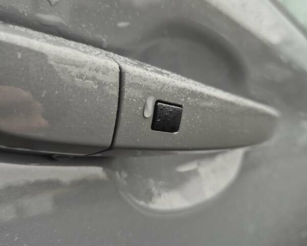 Сірий Хендай Kona, об'ємом двигуна 0 л та пробігом 99 тис. км за 19499 $, фото 26 на Automoto.ua