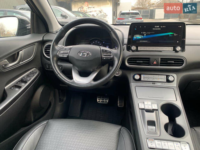 Серый Хендай Kona, объемом двигателя 0 л и пробегом 107 тыс. км за 18900 $, фото 13 на Automoto.ua