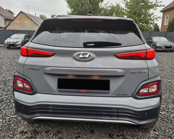 Сірий Хендай Kona, об'ємом двигуна 0 л та пробігом 99 тис. км за 19499 $, фото 5 на Automoto.ua