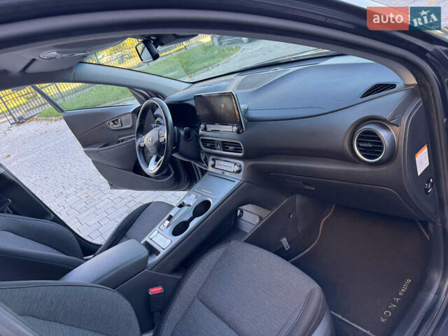 Сірий Хендай Kona, об'ємом двигуна 0 л та пробігом 114 тис. км за 15999 $, фото 21 на Automoto.ua