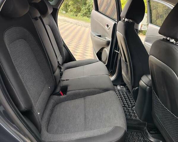 Серый Хендай Kona, объемом двигателя 0 л и пробегом 141 тыс. км за 17200 $, фото 14 на Automoto.ua