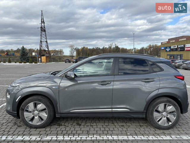 Серый Хендай Kona, объемом двигателя 0 л и пробегом 51 тыс. км за 15800 $, фото 3 на Automoto.ua
