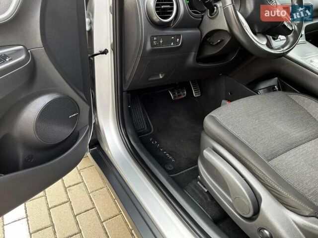 Серый Хендай Kona, объемом двигателя 0 л и пробегом 136 тыс. км за 16700 $, фото 27 на Automoto.ua