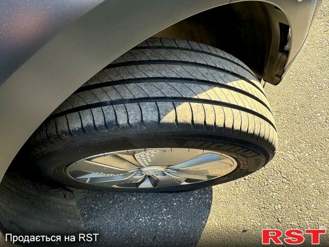 Сірий Хендай Kona, об'ємом двигуна 99 л та пробігом 96 тис. км за 15999 $, фото 12 на Automoto.ua