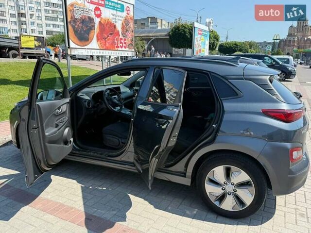 Сірий Хендай Kona, об'ємом двигуна 0 л та пробігом 60 тис. км за 17000 $, фото 5 на Automoto.ua