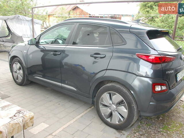 Серый Хендай Kona, объемом двигателя 0 л и пробегом 104 тыс. км за 21232 $, фото 2 на Automoto.ua