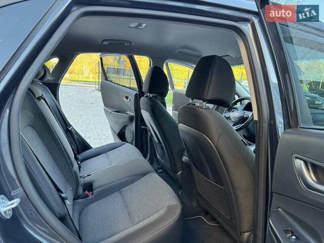 Сірий Хендай Kona, об'ємом двигуна 0 л та пробігом 114 тис. км за 15999 $, фото 19 на Automoto.ua