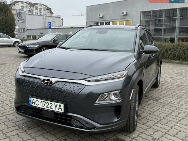 Серый Хендай Kona, объемом двигателя 0 л и пробегом 69 тыс. км за 15600 $, фото 2 на Automoto.ua