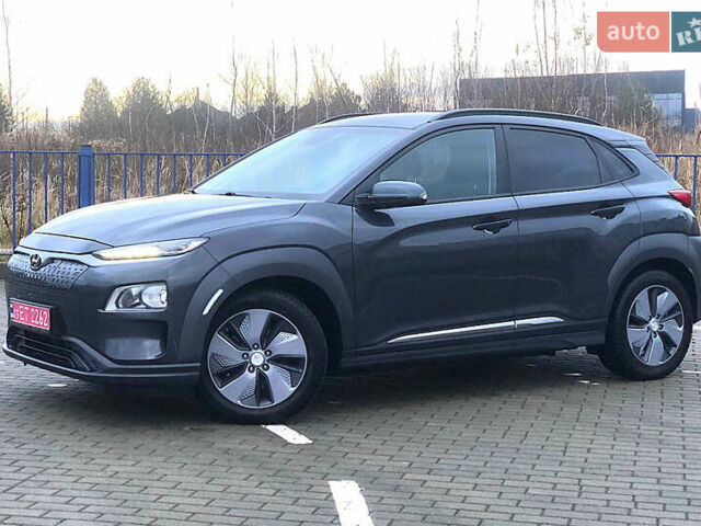 Серый Хендай Kona, объемом двигателя 0 л и пробегом 133 тыс. км за 15600 $, фото 2 на Automoto.ua
