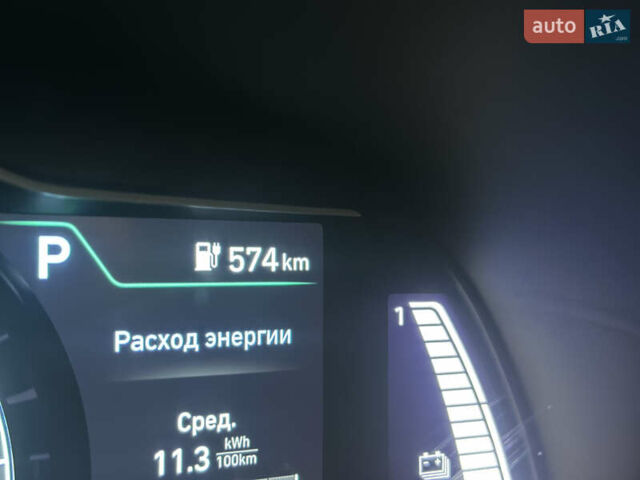 Серый Хендай Kona, объемом двигателя 0 л и пробегом 108 тыс. км за 18700 $, фото 19 на Automoto.ua