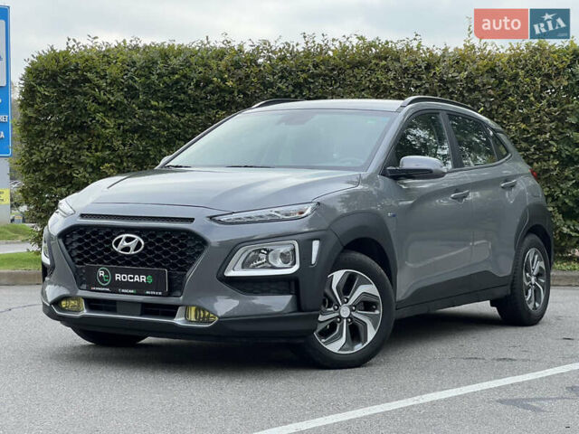 Серый Хендай Kona, объемом двигателя 1.6 л и пробегом 54 тыс. км за 20950 $, фото 7 на Automoto.ua