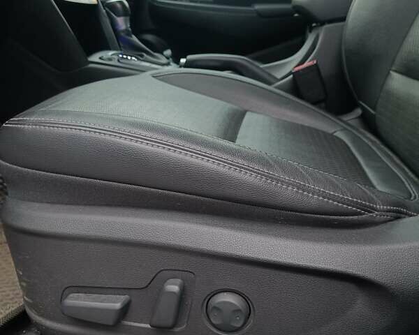 Сірий Хендай Kona, об'ємом двигуна 1.6 л та пробігом 12 тис. км за 21500 $, фото 12 на Automoto.ua