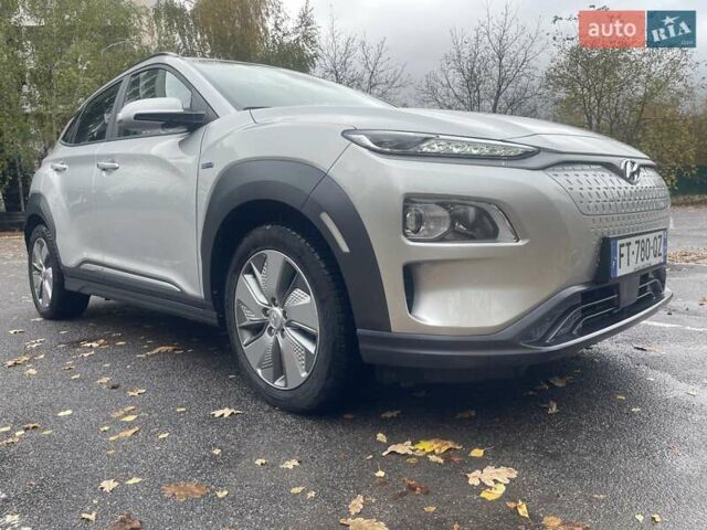 Серый Хендай Kona, объемом двигателя 0 л и пробегом 114 тыс. км за 17100 $, фото 8 на Automoto.ua