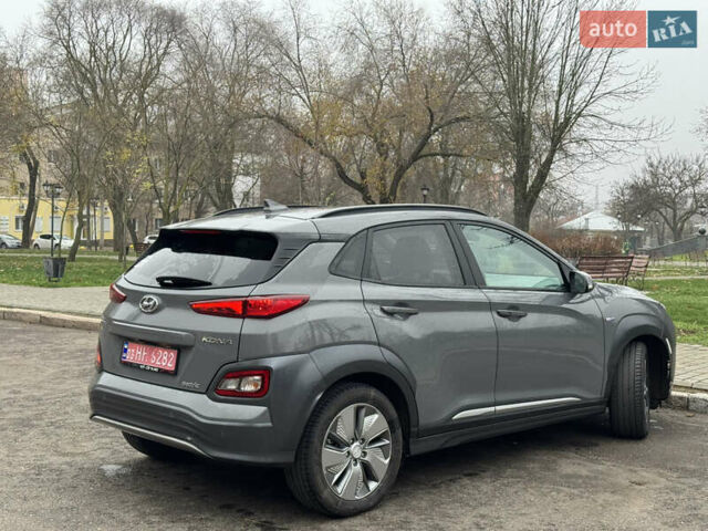 Серый Хендай Kona, объемом двигателя 0 л и пробегом 136 тыс. км за 19300 $, фото 3 на Automoto.ua