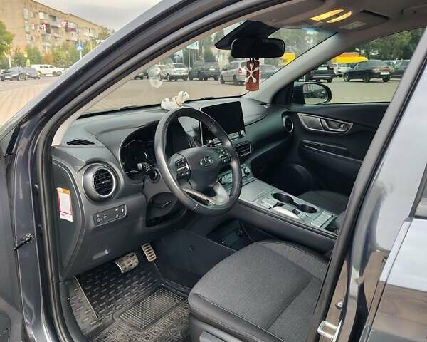 Сірий Хендай Kona, об'ємом двигуна 0 л та пробігом 140 тис. км за 17200 $, фото 15 на Automoto.ua