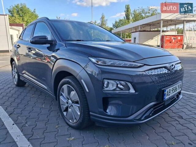 Серый Хендай Kona, объемом двигателя 0 л и пробегом 46 тыс. км за 16500 $, фото 2 на Automoto.ua
