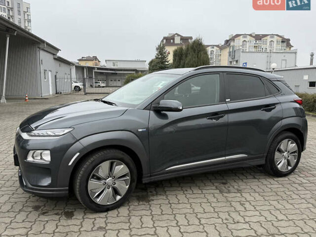 Серый Хендай Kona, объемом двигателя 0 л и пробегом 69 тыс. км за 15600 $, фото 4 на Automoto.ua