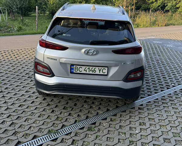 Сірий Хендай Kona, об'ємом двигуна 0 л та пробігом 91 тис. км за 16999 $, фото 8 на Automoto.ua