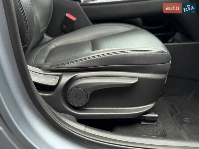 Сірий Хендай Kona, об'ємом двигуна 0 л та пробігом 61 тис. км за 17700 $, фото 63 на Automoto.ua