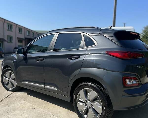 Серый Хендай Kona, объемом двигателя 0 л и пробегом 30 тыс. км за 21100 $, фото 9 на Automoto.ua