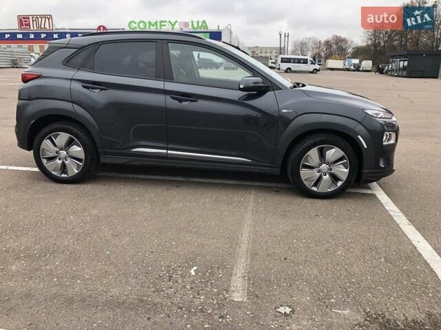 Сірий Хендай Kona, об'ємом двигуна 0 л та пробігом 70 тис. км за 18100 $, фото 1 на Automoto.ua