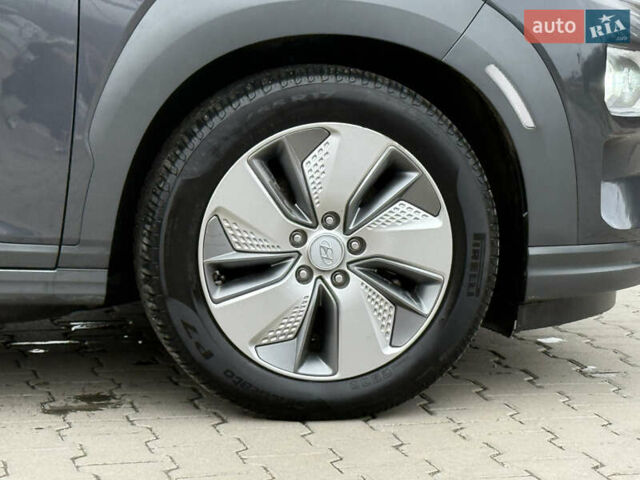 Сірий Хендай Kona, об'ємом двигуна 0 л та пробігом 78 тис. км за 18600 $, фото 12 на Automoto.ua