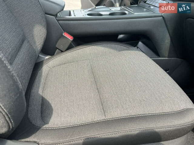 Сірий Хендай Kona, об'ємом двигуна 0 л та пробігом 50 тис. км за 14999 $, фото 37 на Automoto.ua