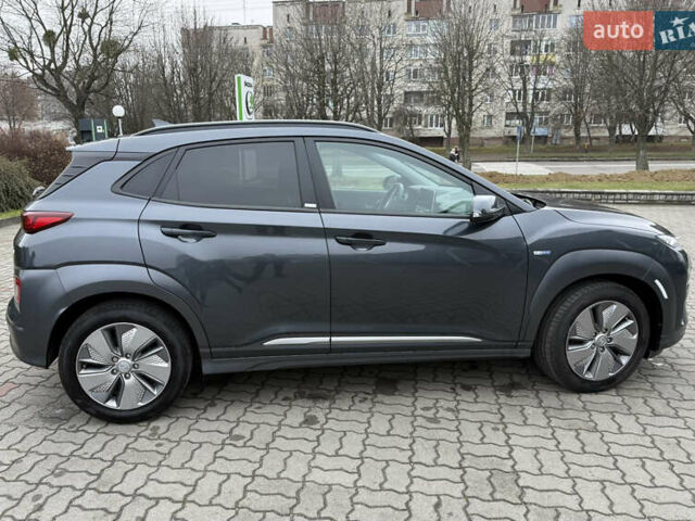 Серый Хендай Kona, объемом двигателя 0 л и пробегом 69 тыс. км за 15600 $, фото 9 на Automoto.ua