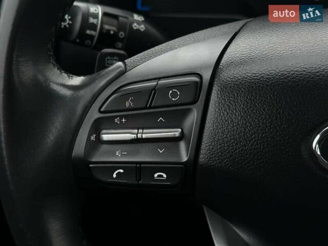 Серый Хендай Kona, объемом двигателя 0 л и пробегом 95 тыс. км за 17200 $, фото 18 на Automoto.ua