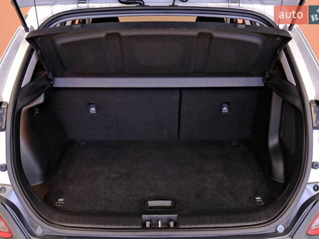 Серый Хендай Kona, объемом двигателя 0 л и пробегом 88 тыс. км за 20300 $, фото 51 на Automoto.ua