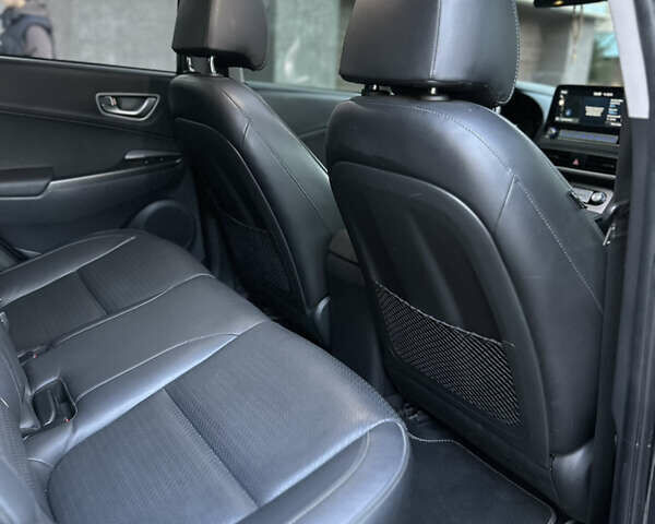 Серый Хендай Kona, объемом двигателя 0 л и пробегом 137 тыс. км за 17500 $, фото 67 на Automoto.ua