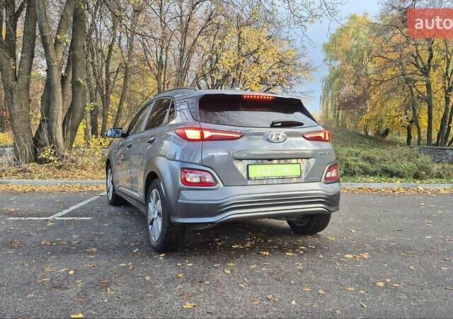 Сірий Хендай Kona, об'ємом двигуна 0 л та пробігом 42 тис. км за 22200 $, фото 10 на Automoto.ua