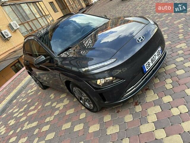 Серый Хендай Kona, объемом двигателя 0 л и пробегом 114 тыс. км за 19950 $, фото 2 на Automoto.ua