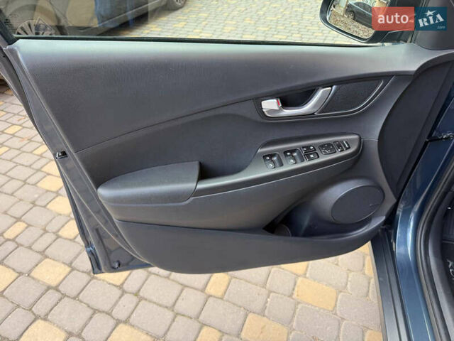 Сірий Хендай Kona, об'ємом двигуна 0 л та пробігом 72 тис. км за 17700 $, фото 32 на Automoto.ua