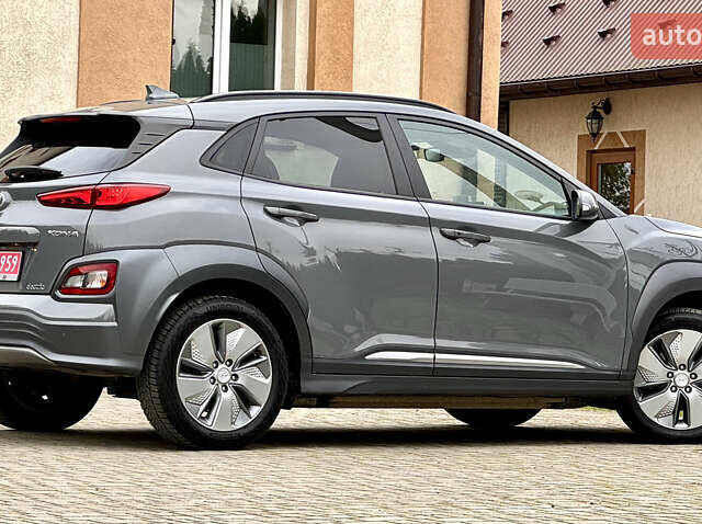 Серый Хендай Kona, объемом двигателя 0 л и пробегом 82 тыс. км за 17888 $, фото 24 на Automoto.ua