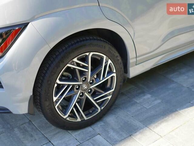 Сірий Хендай Kona, об'ємом двигуна 1.6 л та пробігом 17 тис. км за 25500 $, фото 21 на Automoto.ua