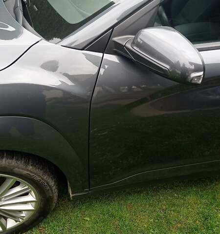 Серый Хендай Kona, объемом двигателя 0 л и пробегом 75 тыс. км за 17435 $, фото 7 на Automoto.ua