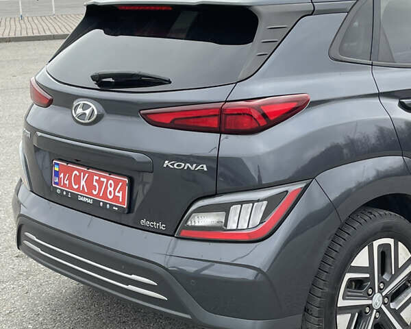 Серый Хендай Kona, объемом двигателя 0 л и пробегом 39 тыс. км за 16999 $, фото 9 на Automoto.ua