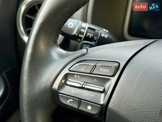 Сірий Хендай Kona, об'ємом двигуна 0 л та пробігом 19 тис. км за 18200 $, фото 25 на Automoto.ua