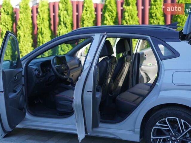 Сірий Хендай Kona, об'ємом двигуна 1.6 л та пробігом 17 тис. км за 25500 $, фото 18 на Automoto.ua