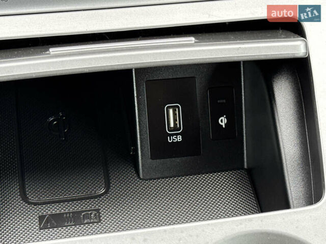 Серый Хендай Kona, объемом двигателя 0 л и пробегом 82 тыс. км за 17888 $, фото 108 на Automoto.ua