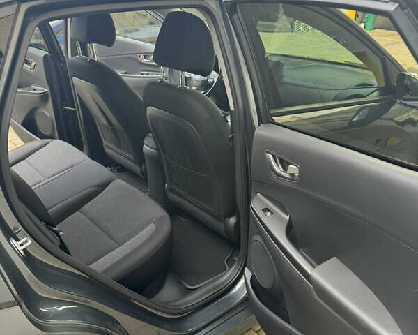 Сірий Хендай Kona, об'ємом двигуна 0 л та пробігом 19 тис. км за 17400 $, фото 20 на Automoto.ua