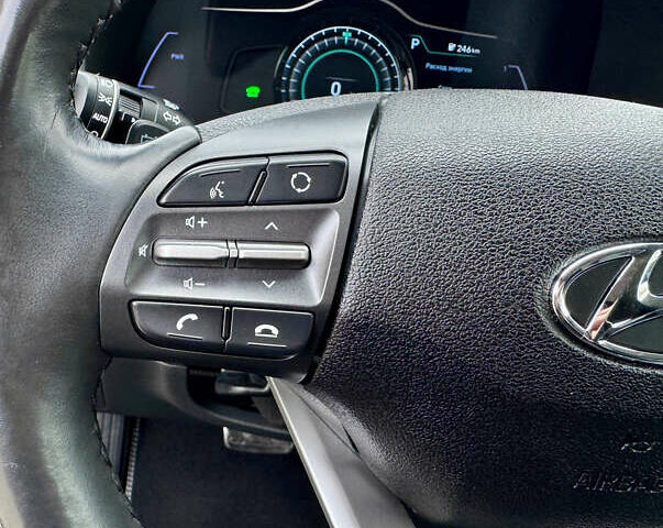 Серый Хендай Kona, объемом двигателя 0 л и пробегом 82 тыс. км за 17888 $, фото 40 на Automoto.ua