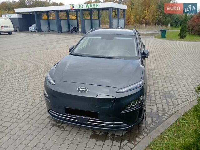 Серый Хендай Kona, объемом двигателя 0 л и пробегом 75 тыс. км за 17435 $, фото 5 на Automoto.ua