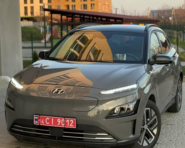 Серый Хендай Kona, объемом двигателя 0 л и пробегом 42 тыс. км за 17900 $, фото 5 на Automoto.ua