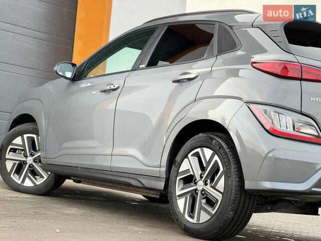 Серый Хендай Kona, объемом двигателя 0 л и пробегом 40 тыс. км за 15999 $, фото 16 на Automoto.ua